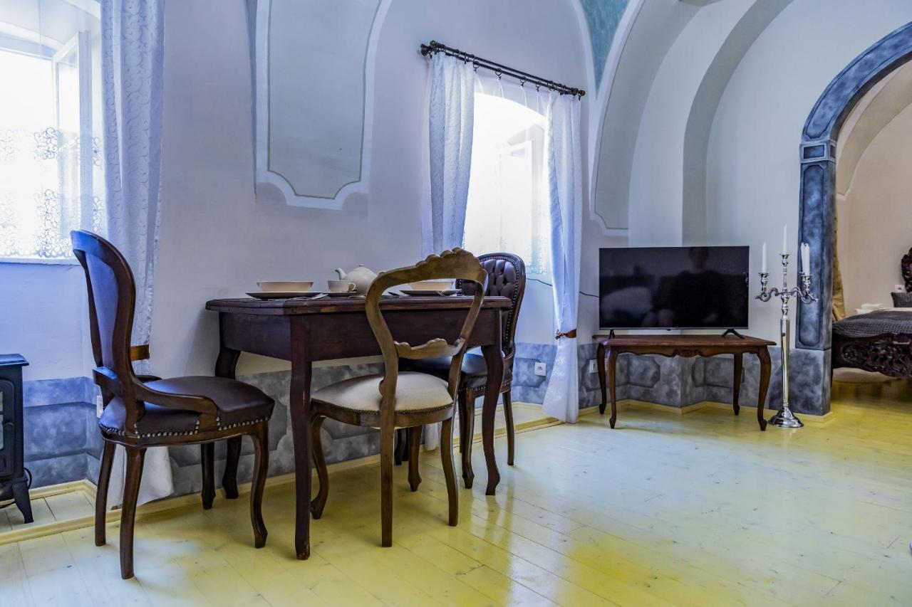 Apartman Charlotte V Dome So Studnou Na Streche Banská Štiavnica المظهر الخارجي الصورة