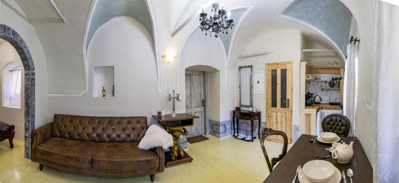 Apartman Charlotte V Dome So Studnou Na Streche Banská Štiavnica المظهر الخارجي الصورة