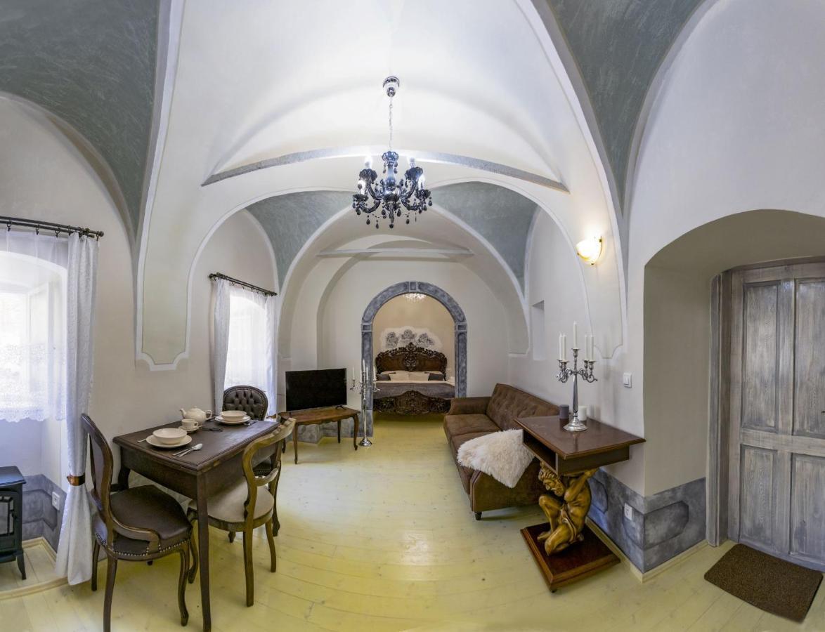 Apartman Charlotte V Dome So Studnou Na Streche Banská Štiavnica المظهر الخارجي الصورة