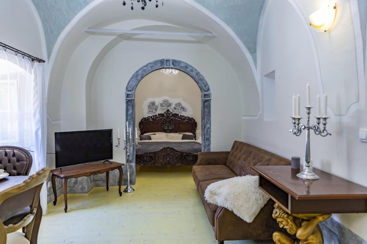Apartman Charlotte V Dome So Studnou Na Streche Banská Štiavnica المظهر الخارجي الصورة